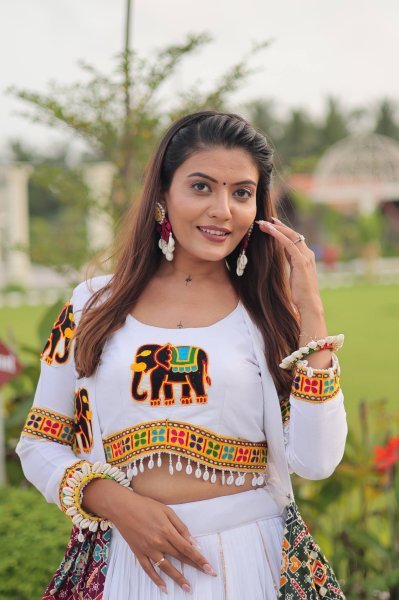 White Cotton Gamthi Work Navratri Lehenga with Koti and Kodi Lace Full Flare for Garba Nights Navratri Lehnega Choli