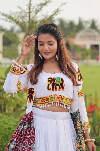 White Cotton Gamthi Work Navratri Lehenga with Koti and Kodi Lace Full Flare for Garba Nights Navratri Lehnega Choli