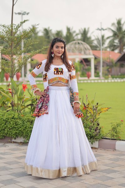 White Cotton Gamthi Work Navratri Lehenga with Koti and Kodi Lace Full Flare for Garba Nights Navratri Lehnega Choli