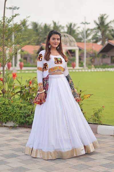 White Cotton Gamthi Work Navratri Lehenga with Koti and Kodi Lace Full Flare for Garba Nights Navratri Lehnega Choli