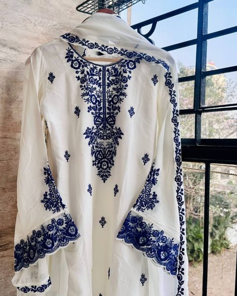 White Ready To Wear Embroidery Thread Work Farshi Plazzo With Four Side Lace Border Dupatta Ready To Wear Collection