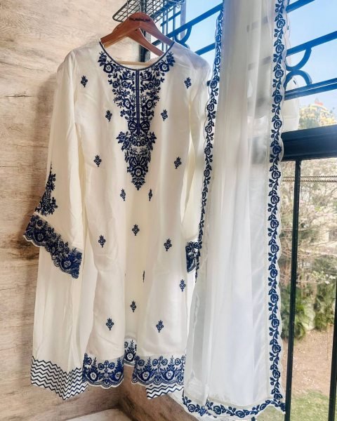 White Ready To Wear Embroidery Thread Work Farshi Plazzo With Four Side Lace Border Dupatta Ready To Wear Collection