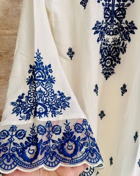 White Ready To Wear Embroidery Thread Work Farshi Plazzo With Four Side Lace Border Dupatta Ready To Wear Collection