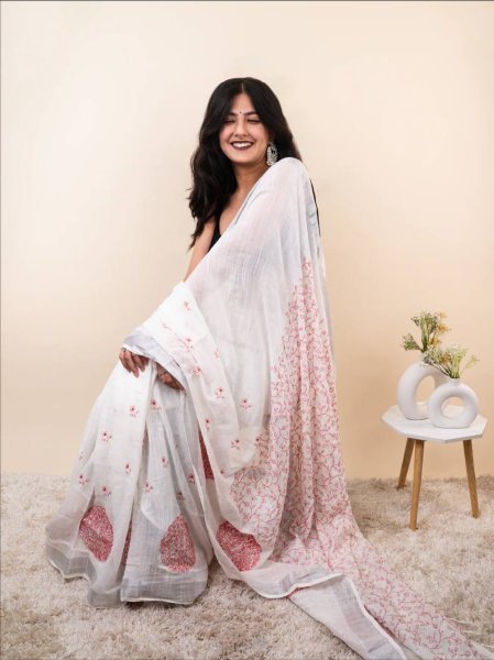 White Red Linen Cotton Digital Printed Saree with Silver Weaving at Wholesale Rate Printed Cotton Sarees Wholesale