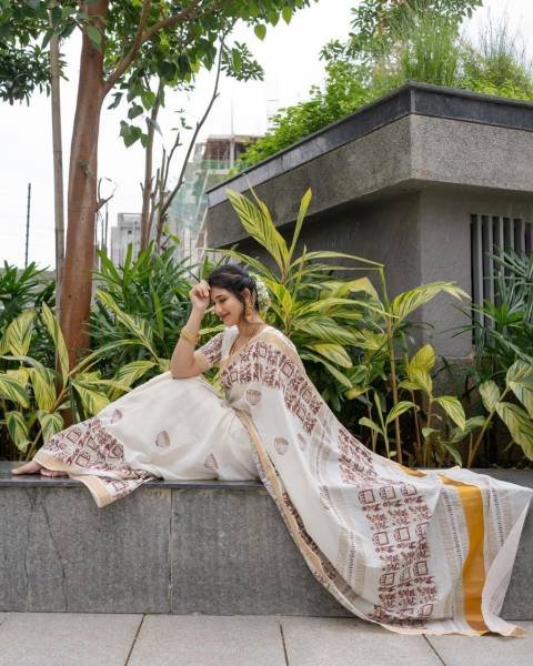 White Soft Linen Cotton Saree with Digital Print Border And Unstitched Blouse For Casual Wear Printed Cotton Sarees Wholesale