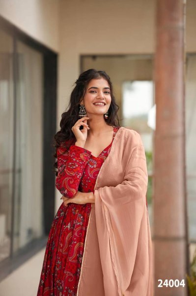 Wholesale Collection Beautiful Heavy Rayon Anarakali Gown Anarkali Kurtis 