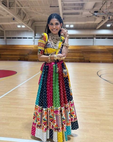 Wholesale Collection Navratri Chaniya Choli with 4 Meter Flair And Real Mirror Work For Woman Navratri Lehnega Choli