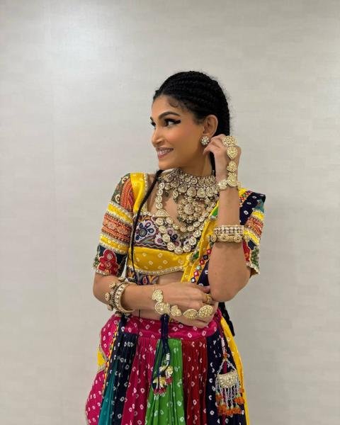 Wholesale Collection Navratri Chaniya Choli with 4 Meter Flair And Real Mirror Work For Woman Navratri Lehnega Choli