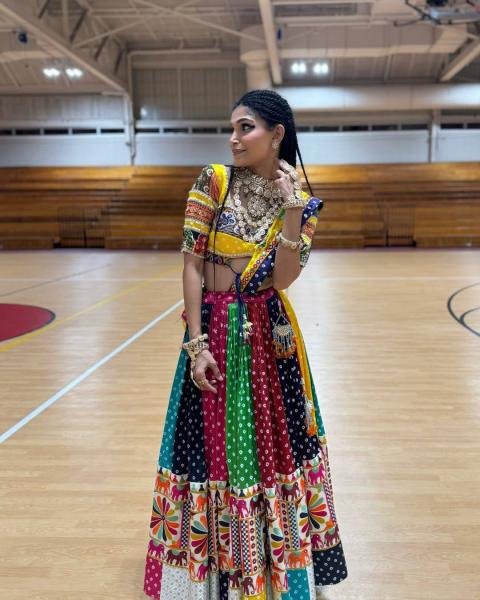 Wholesale Collection Navratri Chaniya Choli with 4 Meter Flair And Real Mirror Work For Woman Navratri Lehnega Choli