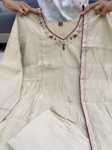 Wholesale Pure Mul Chanderi Cream V Neck Embroidered Kurta Set with Dupatta for Women Ethnic Wear Embroidery Kurtis 