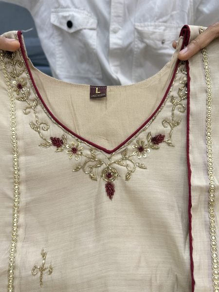 Wholesale Pure Mul Chanderi Cream V Neck Embroidered Kurta Set with Dupatta for Women Ethnic Wear Embroidery Kurtis 