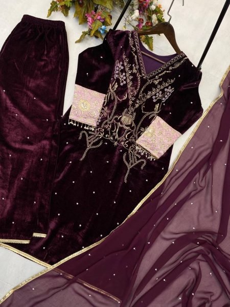 Winter Wear Purple Velvet Sequence  Embroidery Work Suit  With Pant And Dupatta Pakistani Suits Wholesale