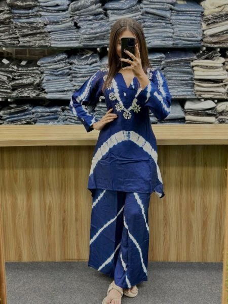 Women Blue Tie-Dye Kurta and Pant Co-ord Set with Mirror Work 