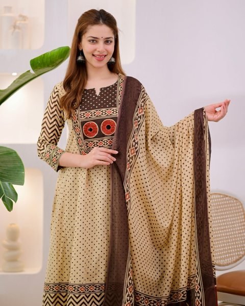 Women's Cream Jaipuri Pure Cotton Kurta Pant Dupatta Set with Hand Work Neck Anarkali Kurtis 