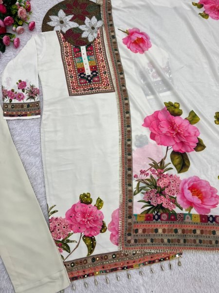 Workday Style Muslin Cotton digital Combined with real mirror print Kurti Set And Lace Border Dupatta Ready To Wear Collection