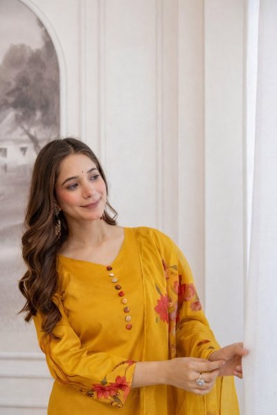 Yellow Soft Aasam Kurti Set with Digital Print Dupatta for Office Wear at Wholesale Price 3 Piece Kurti Set