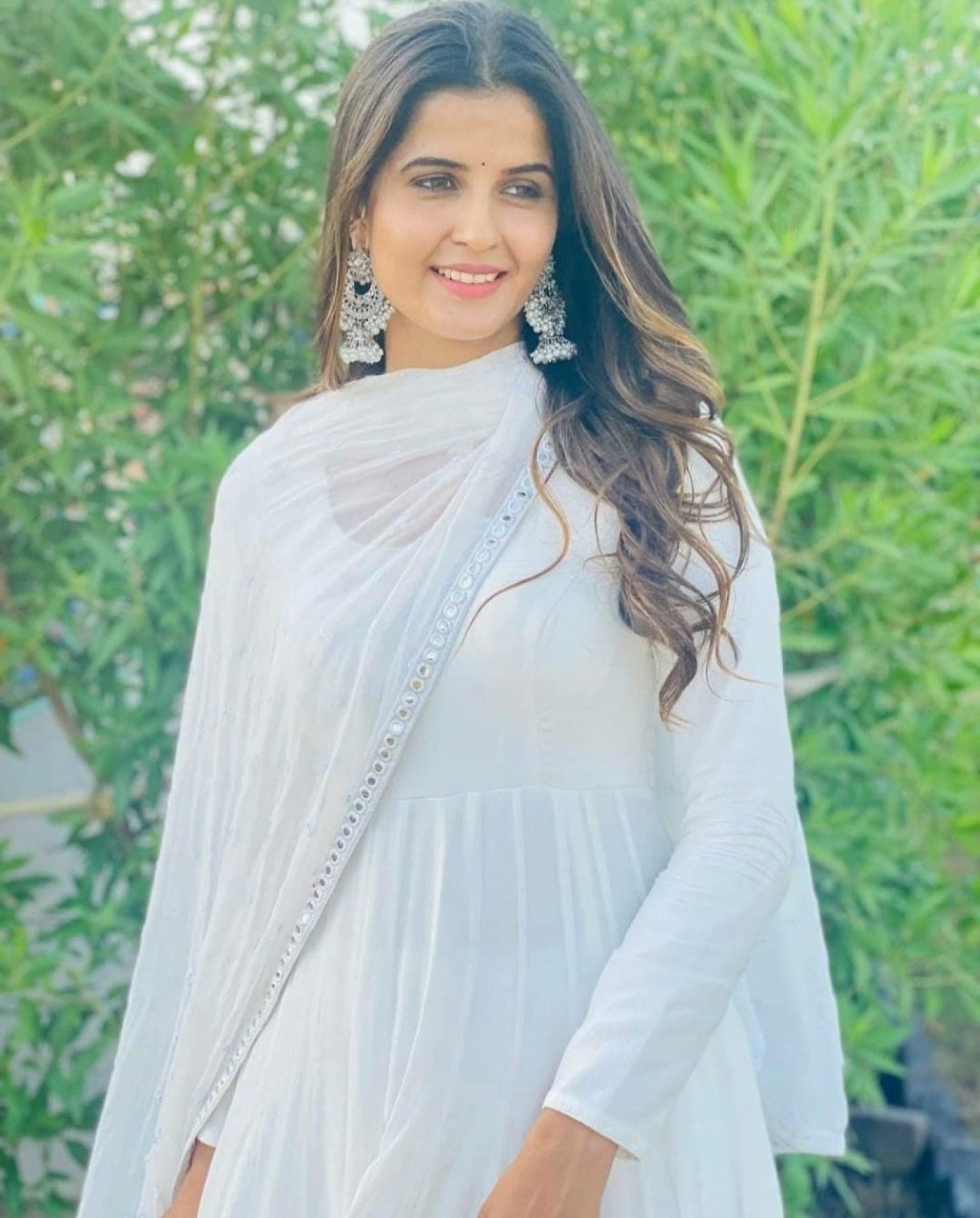 Women White Fox Georgette Kurta Set With Dupatta Embroidery Work